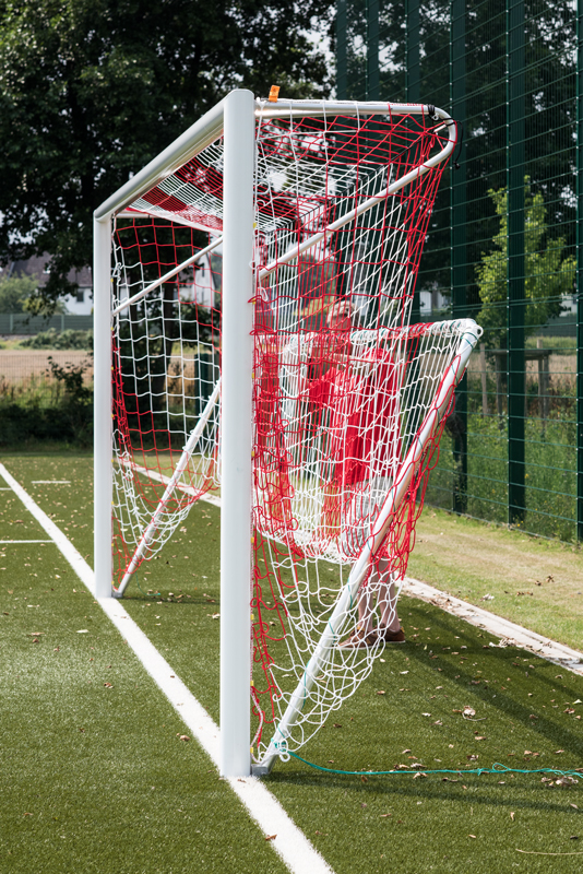 Fussballtornetz 2farbig Tortiefe 0,80 2 m Fussballtornetz 2farbig Tortiefe 0,80 2 m